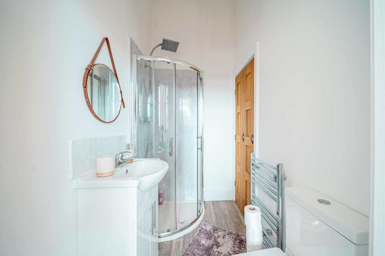 Cozy 1-Bedroom Apartment In The Heart Of Barnsley Town Centre Luaran gambar